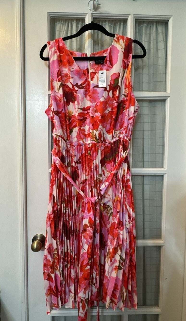 Lane Bryant Floral Pleated Sleeveless Dress